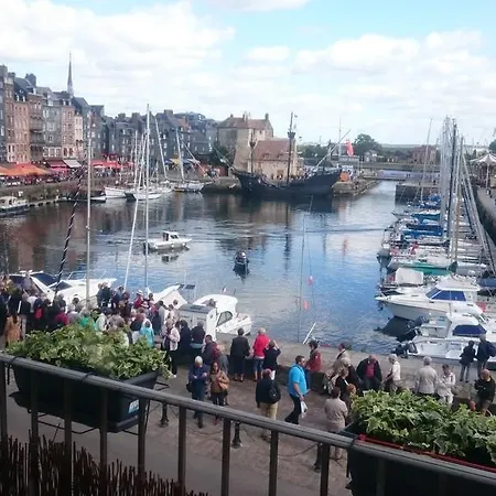 Le Balcon Du Port Daire *